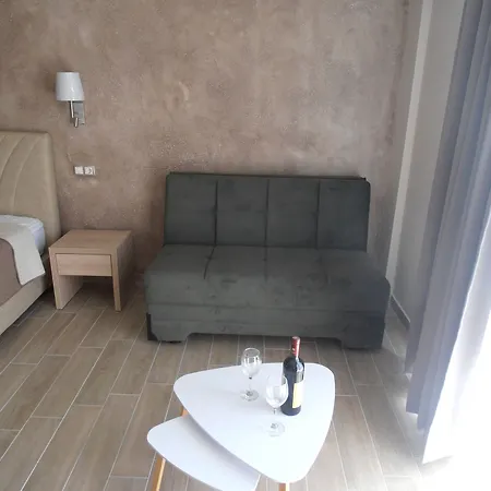 Frosini Gardens מלון קאסיופי
