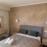 מלון Frosini Gardens קאסיופי