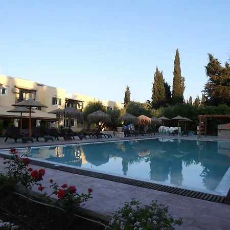 Frosini Gardens فندق كاسيوبي